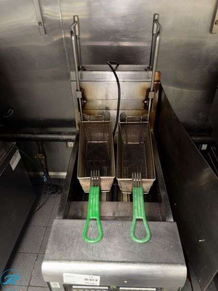 Frymaster FPH155BLCSC Commercial Gas Fryer with Baskets on Casters - Roller Auctions