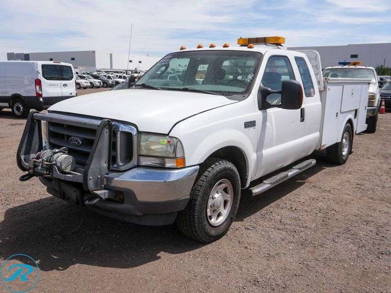 2004  Ford  F350  Super Duty XLT  RWD Super Cab  Utility Truck - Roller Auctions