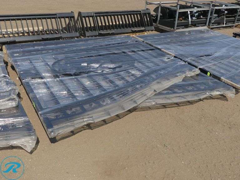 New Greatbear 14' Bi-Parting Iron Gate, Deer Center Design - Roller Auctions