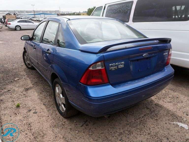 2005  Ford  Focus ZX4 S  FWD - Roller Auctions
