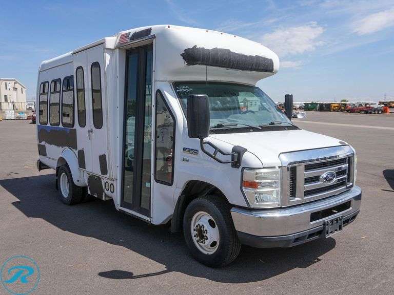 2014 Forest River E350 Super Duty RWD 4-Passenger, 2-Wheel Chair Shuttle Bus - Roller Auctions