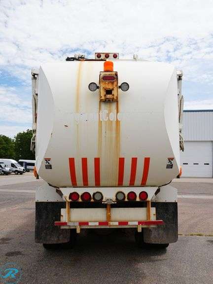 2016  Autocar  Xpeditor   T/A Side Loader Trash Truck - Roller Auctions