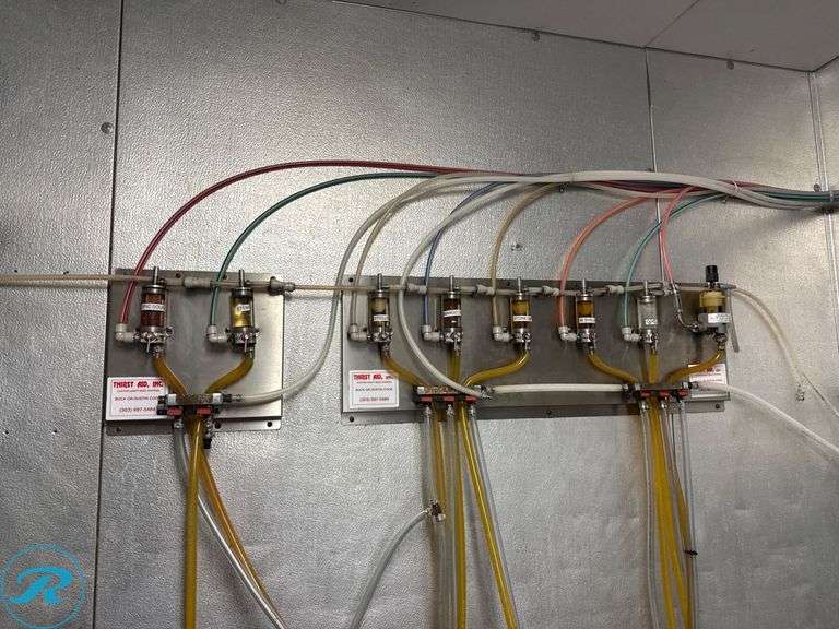 Banner model 60858dp Glycol Chiller Dispensing System includes Thirst Aid Beer Dispensing System, Kegs NOT Included - Roller Auctions
