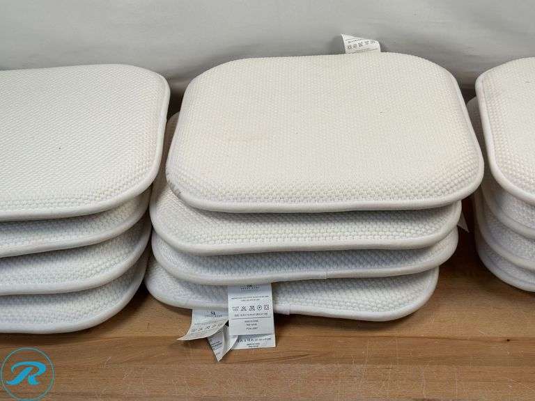 (12) Honey Comb Chair Cushion- Like New - Roller Auctions