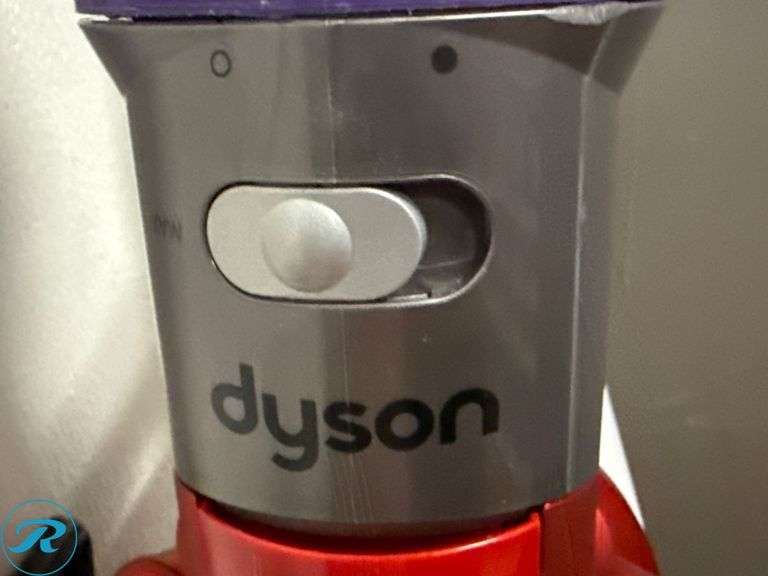 Dyson Cordless Stick Vacuum Cleaner - Roller Auctions