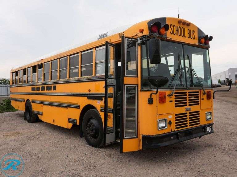 2004 Thomas RWD 72-Passenger School Bus - Roller Auctions