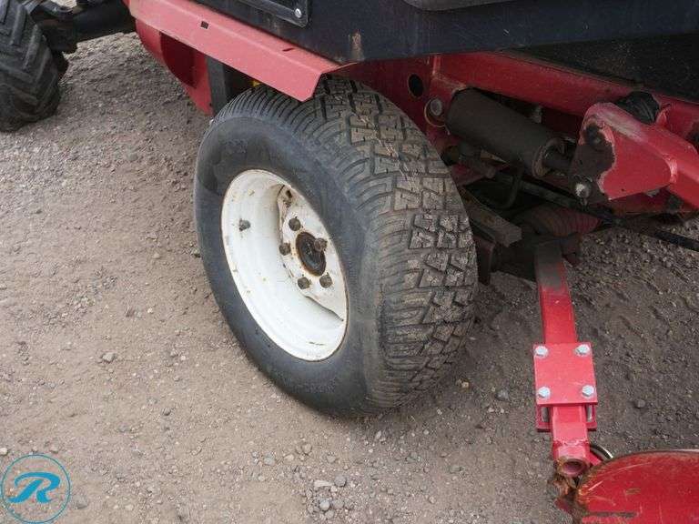 Toro Groundsmaster 328-D 4WD Traction Unit - Roller Auctions