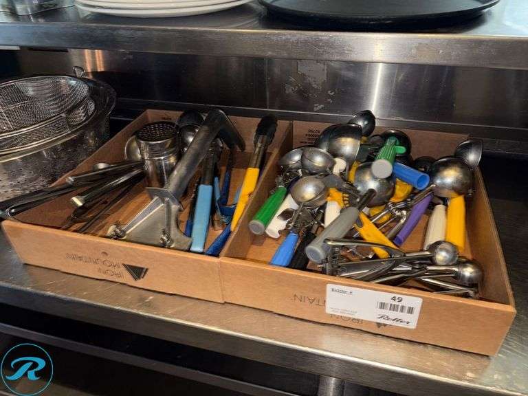 Commercial Kitchen Tools, Strainers, Plates, and Blender Jar - Roller Auctions