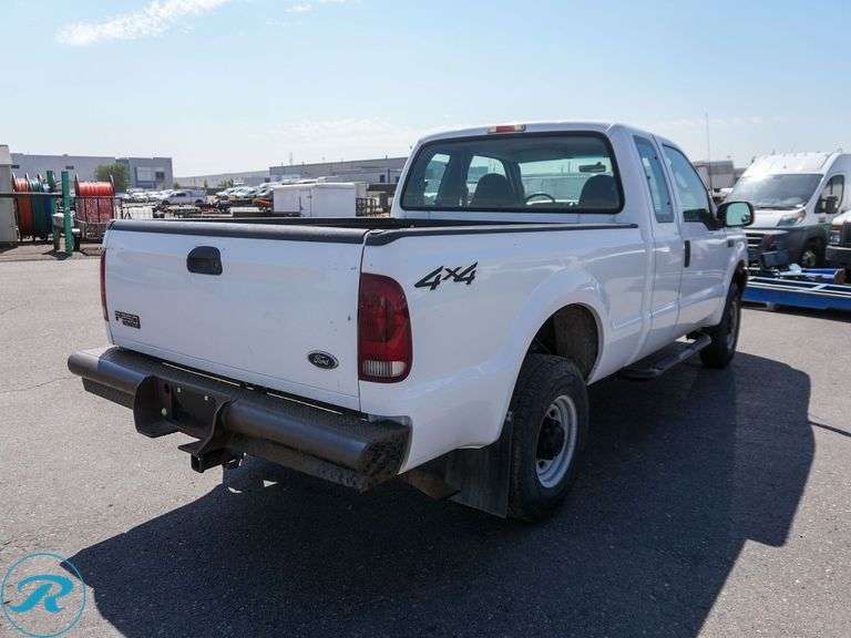 2003 Ford F250 Super Duty XL 4WD Extended Cab Pickup - Roller Auctions