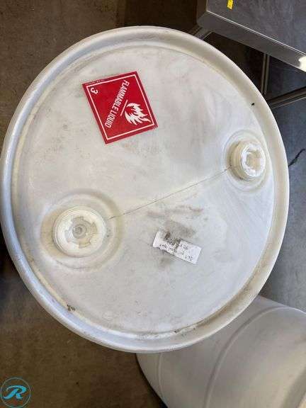 (2) ULINE 55-Gallon Closed Top Plastic Drums – Natural - Roller Auctions