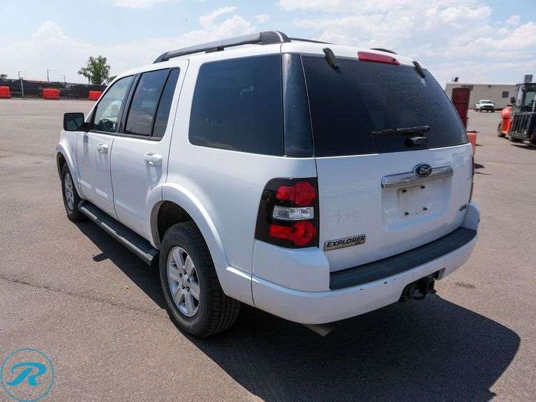 2009  Ford  Explorer  XLT  4WD  SUV - Roller Auctions
