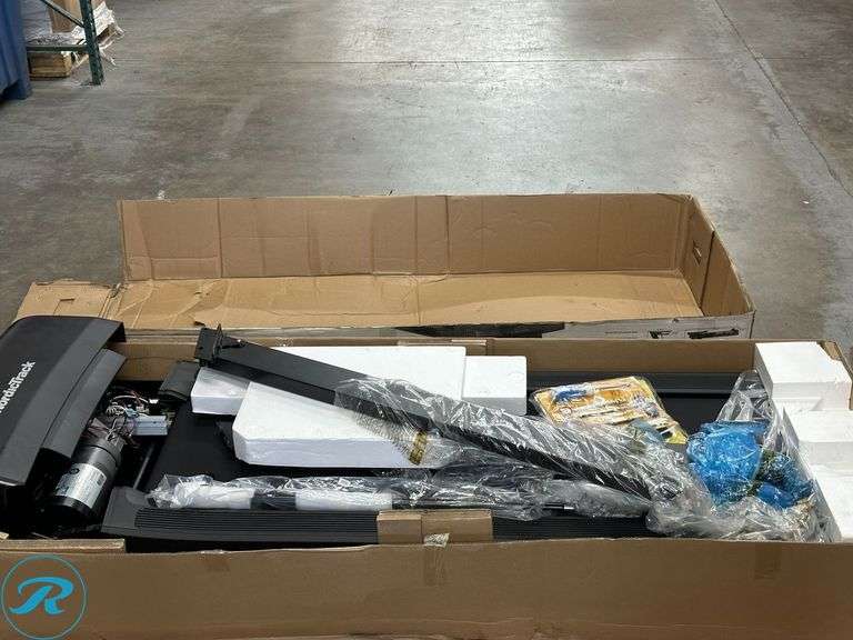 Centr Runr-S Treadmill with 10 in. (25.4 cm) Touchscreen - Used/Turns On/Parts Not Inventoried - Roller Auctions