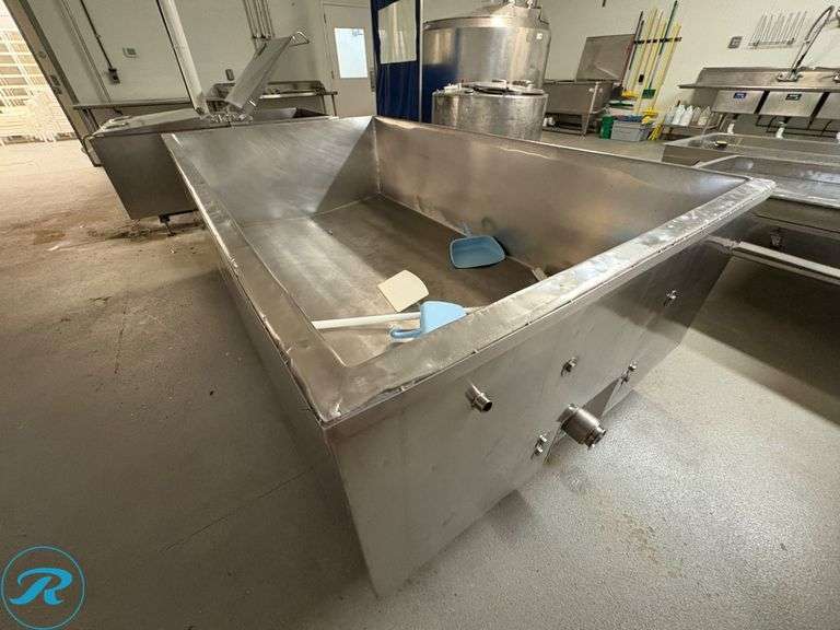 Fromagex 200-Gallon Jacketed Mixing Tank, 108” x 60” x 36”H - Roller Auctions