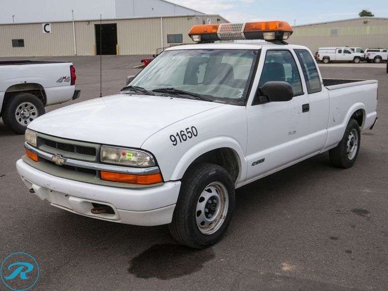 1999 Chevrolet S10 LS 4WD Extended Cab Pickup - Roller Auctions