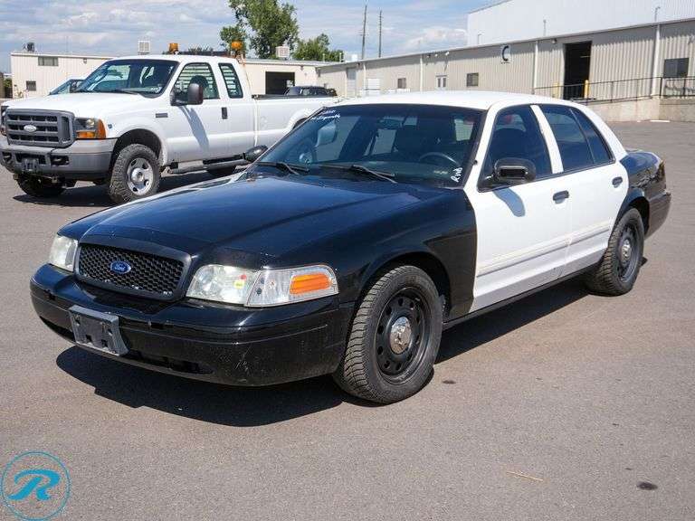 2010  Ford  Crown Victoria  RWD  Police Interceptor - Roller Auctions