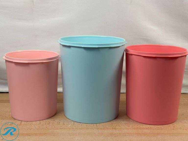 Tupperware Heritage Collection 32 Piece Food Storage Set- Used/ Missing Unit (31ct); (3) Plastic Serving Bowls- Used; Simplehuman Stainless Steel Frame Dish Rack- Used - Roller Auctions