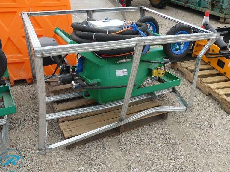 New DB500 Mobile Abrasive Blaster With Hoses - Roller Auctions