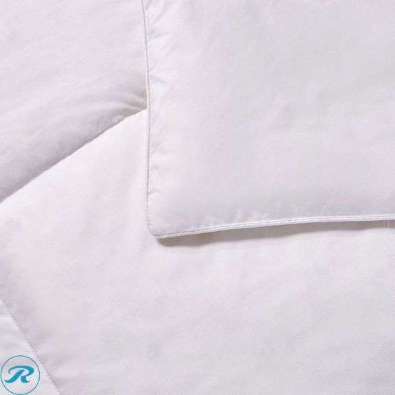 Hotel Grand White Goose Feather & Down Comforter - New - Roller Auctions
