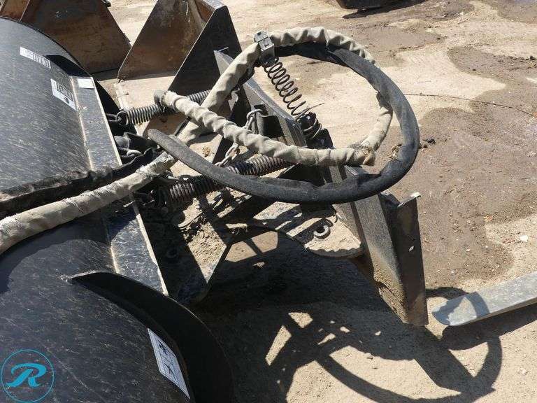 Bradco Hydraulic Sweeper Attachment To Fit Skid Steer Loader, 72" - Roller Auctions