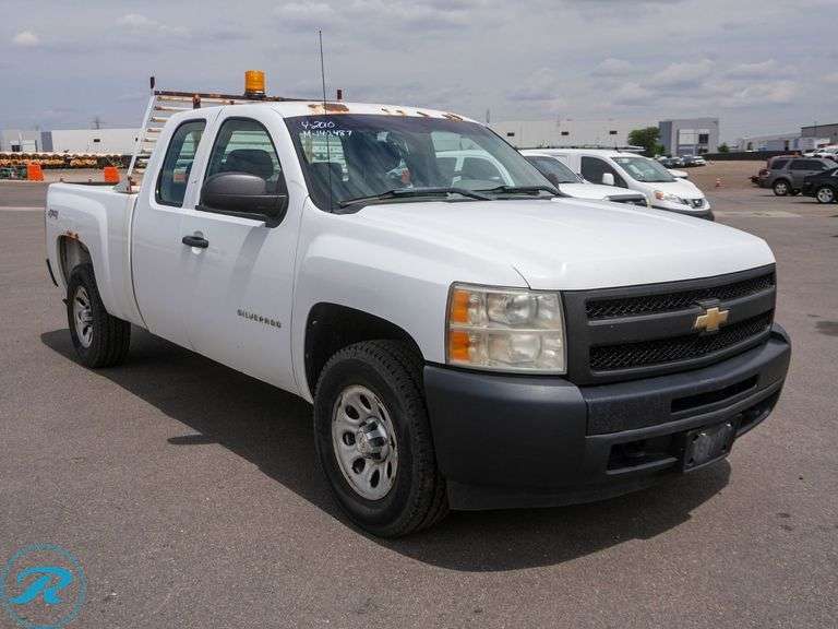 2010 Chevrolet Silverado 4WD Super Cab Pickup - Roller Auctions