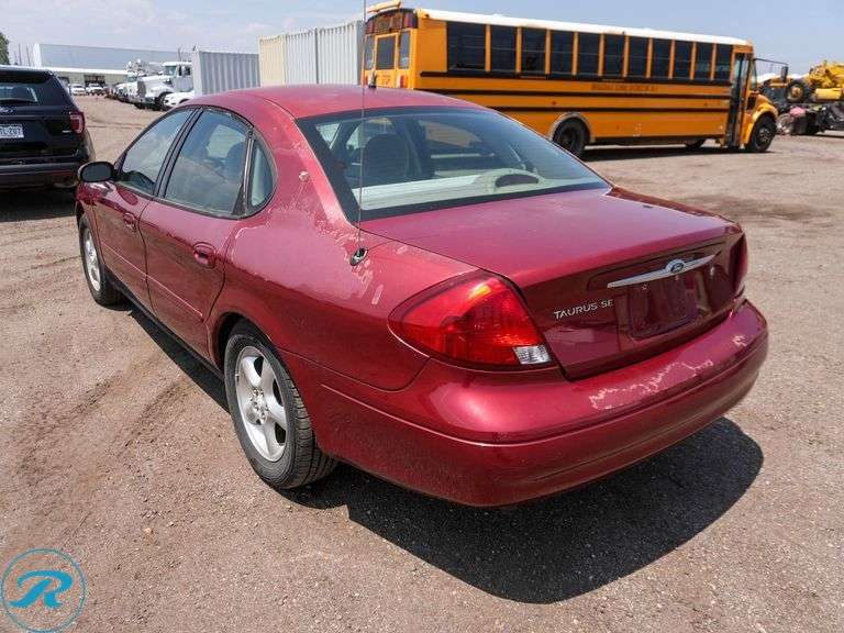 2000 Ford Taurus SE FWD - Roller Auctions