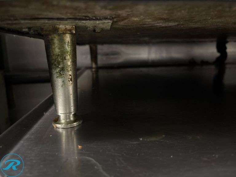 Southbend 6-Burner Countertop Gas Hot Plate, 36in - Roller Auctions