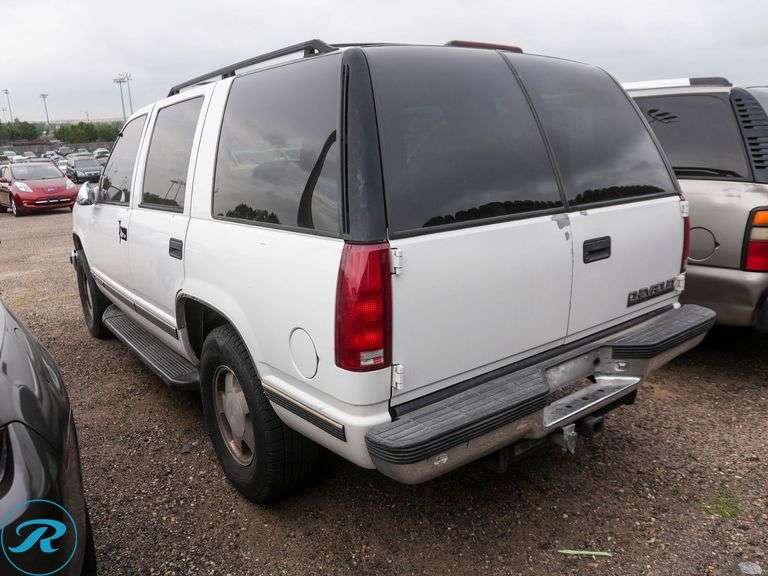 1997  Chevrolet  Tahoe   4WD - Roller Auctions