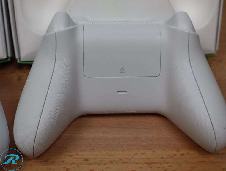 (2) Xbox Core Wireless Gaming Controller – Robot White Series - Used - Roller Auctions