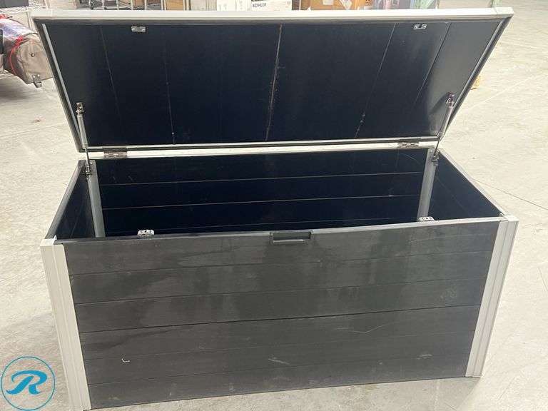 Vita Urbana Deck Box - Roller Auctions