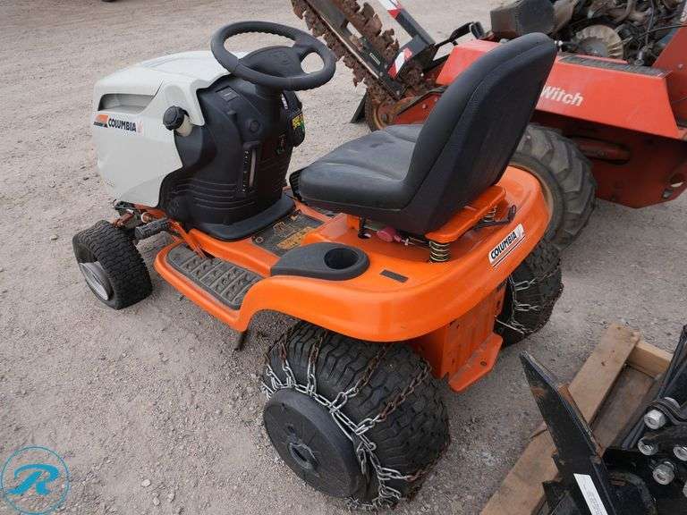 Columbia  Heritage P91GT  Hydrostatic  Ride-On Mower - Roller Auctions