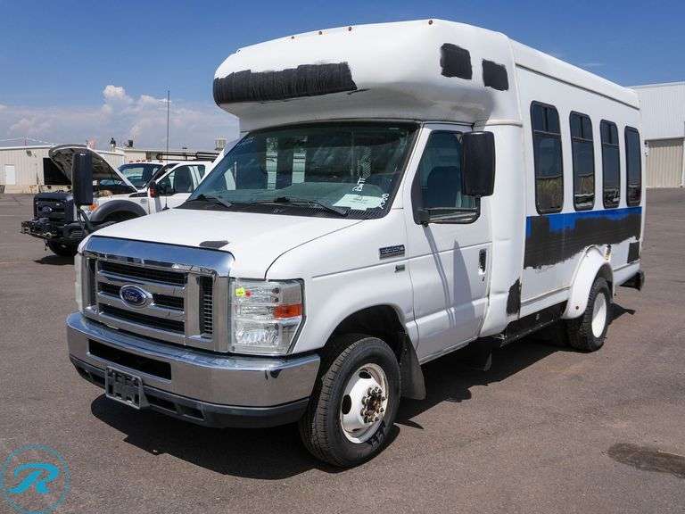 2014 Forest River E350 Super Duty RWD 4-Passenger, 2-Wheel Chair Shuttle Bus - Roller Auctions