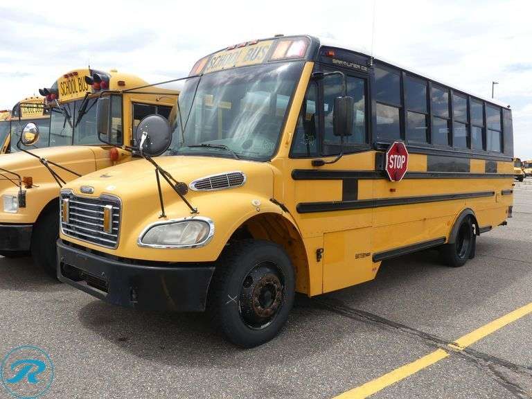 2009 Thomas Saf-T-Liner C2 Freightliner RWD 30-Passenger School Bus