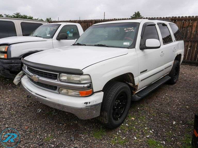 2001  Chevrolet  Tahoe Base   4WD