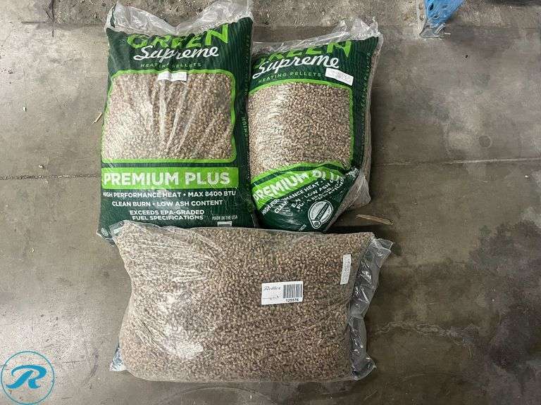 (3) 40lb Bag Of Heating Pellets - New/Small Tear in Bag - Roller Auctions
