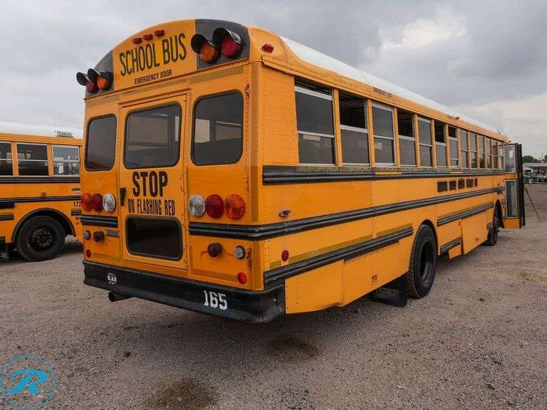 2004 Thomas RWD 72-Passenger School Bus - Roller Auctions
