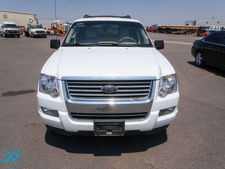 2009  Ford  Explorer  XLT  4WD  SUV - Roller Auctions