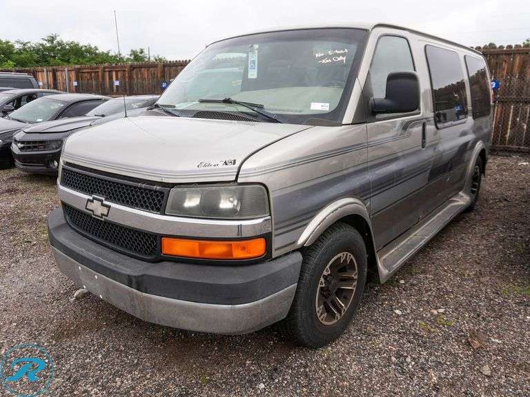 2003  Chevrolet  Express 1500   AWD
