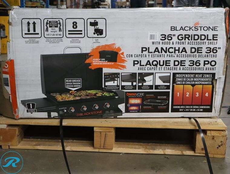 Blackstone 36 in. Griddle with Hinged Hood, Front Shelf and Soft Cover - New - Damaged Box - Roller Auctions