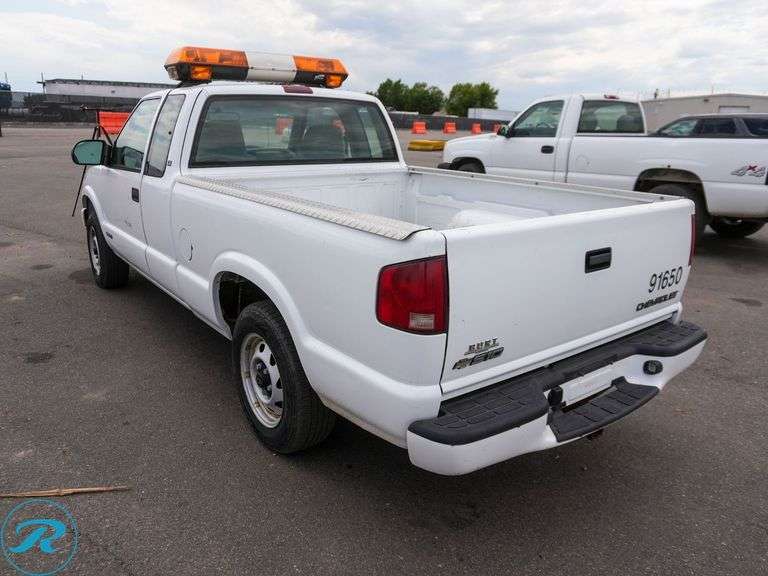 1999 Chevrolet S10 LS 4WD Extended Cab Pickup - Roller Auctions