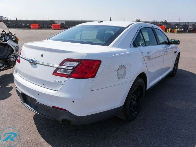 2016 Ford Taurus AWD Police Interceptor - Roller Auctions