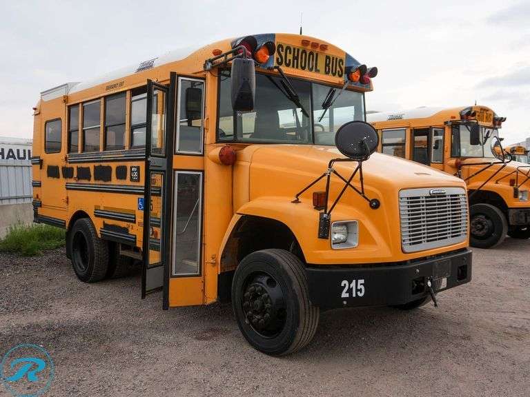 2004 Thomas Freightliner RWD 30-Passenger School Bus - Roller Auctions