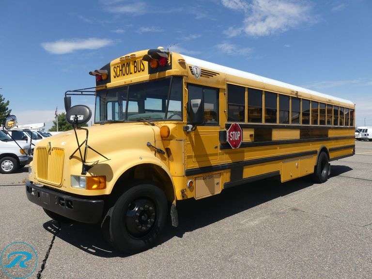 2004 IC Corporation 3000IC RWD 77-Passenger School Bus