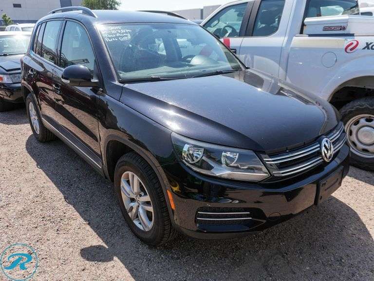 2015  Volkswagen  Tiguan  TSI  FWD  PARTS ONLY - Roller Auctions