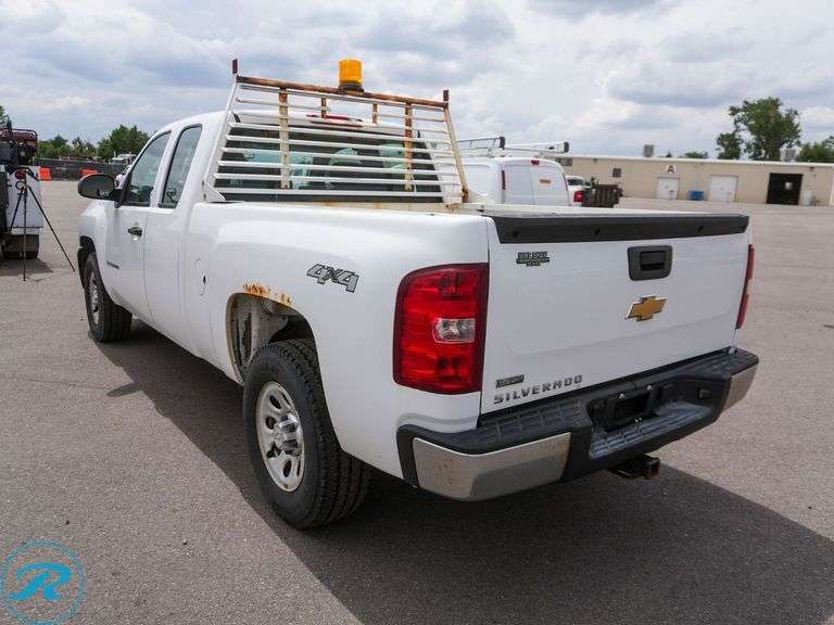 2010 Chevrolet Silverado 4WD Super Cab Pickup - Roller Auctions