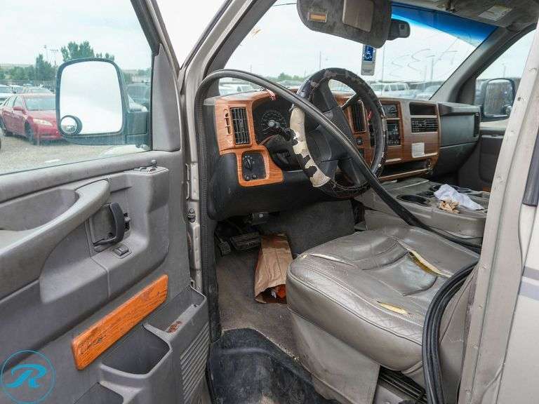 2003  Chevrolet  Express 1500   AWD - Roller Auctions