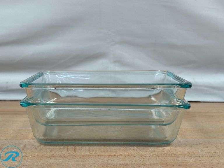 (2) Snapware Pyrex 18-piece Glass Food Storage Set - Like New - (1) Lid is Broken - Roller Auctions