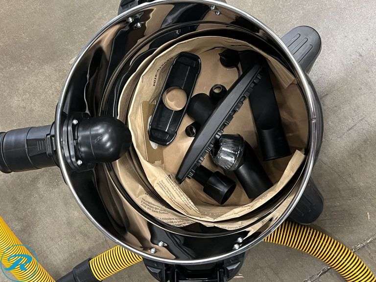 DeWalt 8 Gallon Wet/Dry Vacuum - Like New - - Missing Some Accessories - Roller Auctions