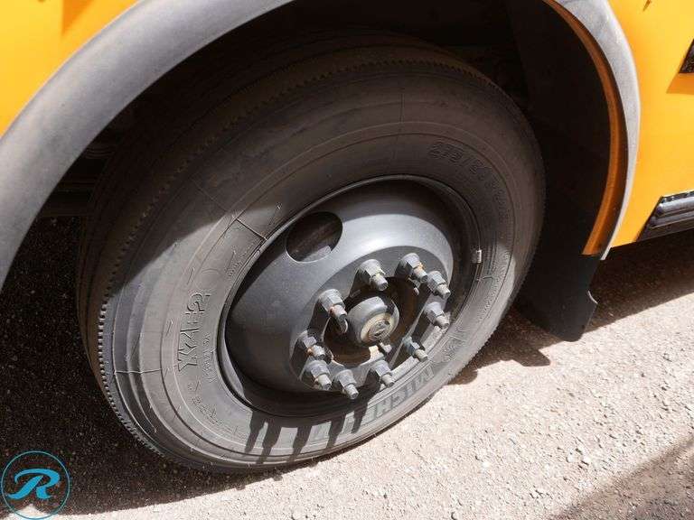 2007 Thomas RWD 71-Passenger School Bus - Roller Auctions