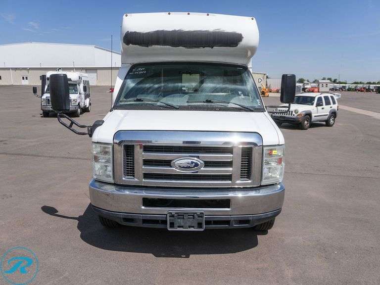 2014 Forest River E350 Super Duty RWD 4-Passenger, 2-Wheel Chair Shuttle Bus - Roller Auctions