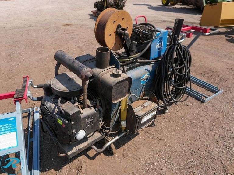 Miller AEAD-200LE, Constant Current AC/DC Arc Welder, MillerMatic S-32S, Onan 2-Cylinder Engine (#B48M)